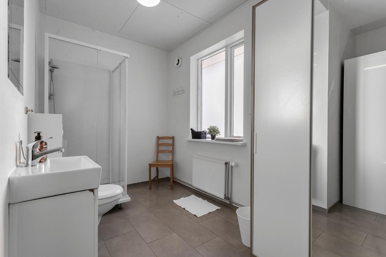 Bank Guesthouse By Kef Airport Keflavík Kültér fotó