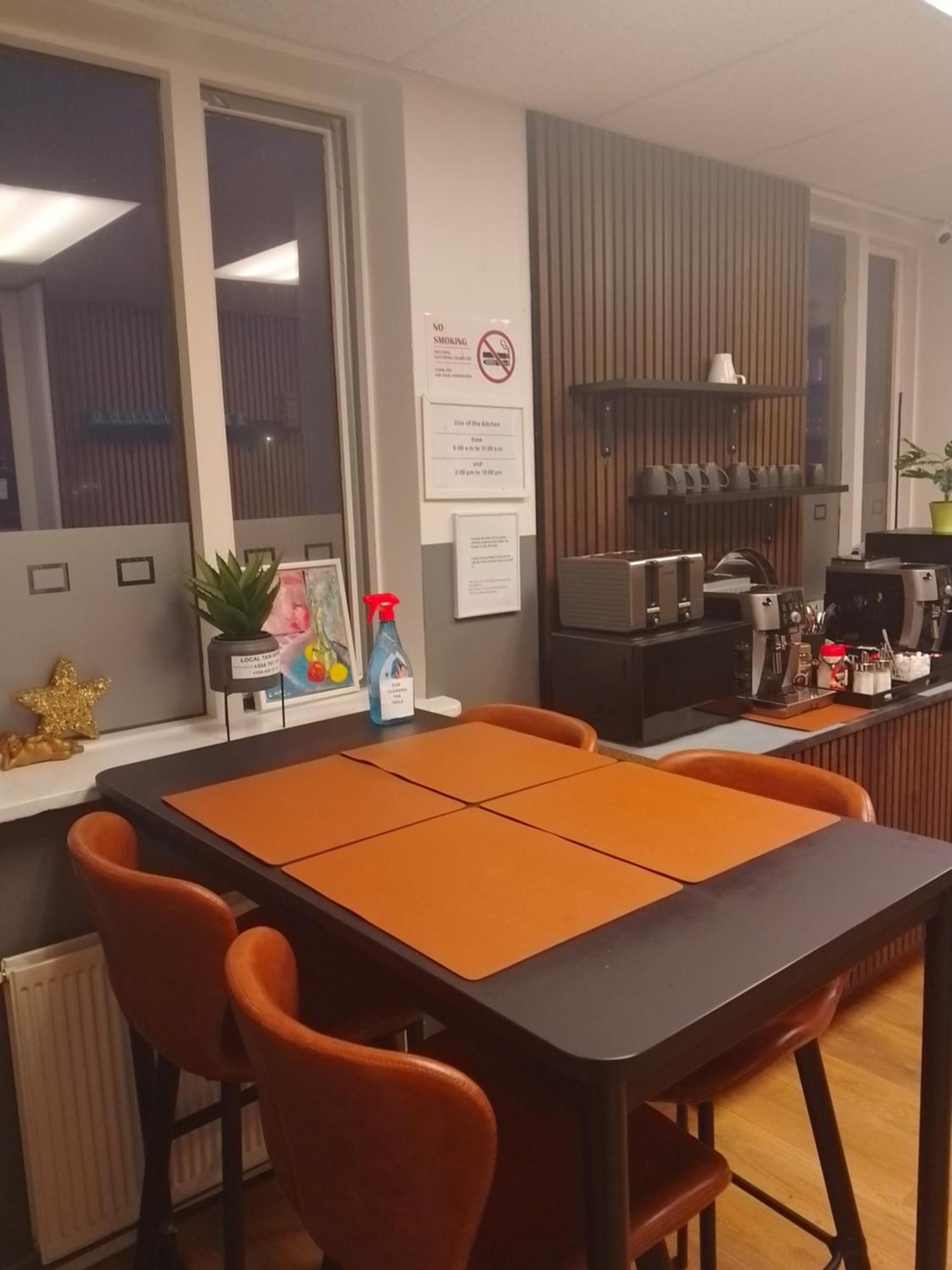 Bank Guesthouse By Kef Airport Keflavík Kültér fotó